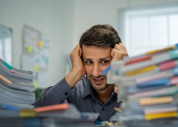 Rapporto Gem, fare impresa in Italia non è una risposta alla crisi: chi ci prova già lavora