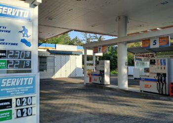 Decreto carburanti, taglio delle accise sul gasolio fino al 5 settembre. Poi ‘sostegni selettivi sulla base del reddito’