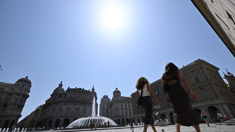 Tetti verdi e prati al posto dell’asfalto, città contro il caldo