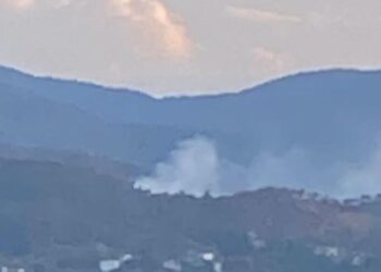 Incendi in Piemonte, a Mornese un bosco di nuovo in fiamme