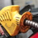 Corrono i prezzi dei carburanti, il governo studia misure per le accise