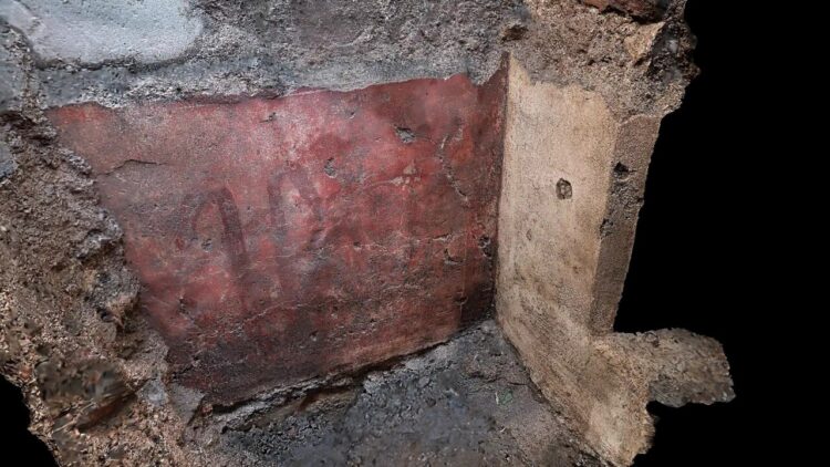 A Lucca tornano alla luce i resti di un edificio romano con pitture murali