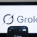 Grok può ancora produrre immagini esplicite, il chatbot di X sotto accusa