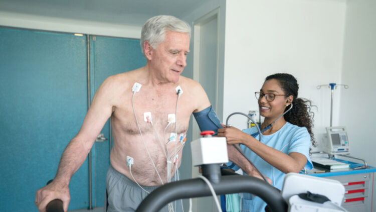 Farmaci anticolesterolo riducono del 30% infarti e ictus in anziani senza malattie del cuore