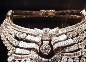 Rubato il collier della regina Nazli. L’ultimo colpo nell’estate nera dei furti d’arte