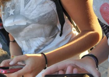 L’uso dei social in adolescenza potrebbe incidere sui voti a scuola