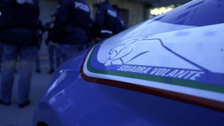 Agguato a Trieste, feriti a colpi di coltello quattro operai
