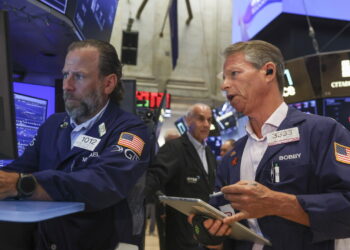 Il petrolio allunga ancora a New York su timori su Hormuz, barile a +4,2%