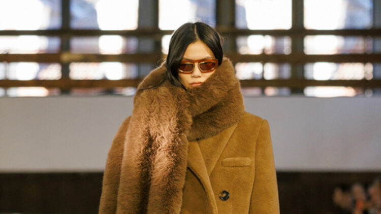 Stella McCartney fall tra lusso etico e spirito equestre