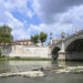 L’acqua bassa del Tevere ha fatto riemergere l’ antico ponte Neroniano