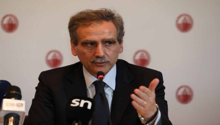 Mps sfida Intesa: il piano con Banco Bpm e Banca Generali cambia il risiko