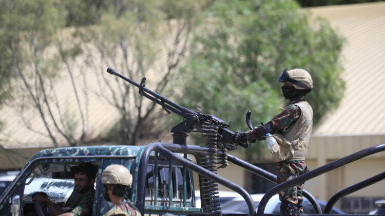 Houthi, ‘colpita una base militare saudita con missili balistici e droni’