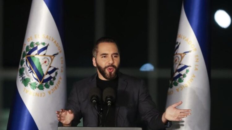 El Salvador, Bukele elogia l’intelligenza artificiale nelle scuole