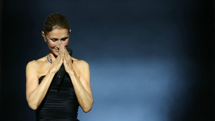 Trionfo a Parigi per il primo show di Céline Dion,nel pubblico in festa Michelle Obama