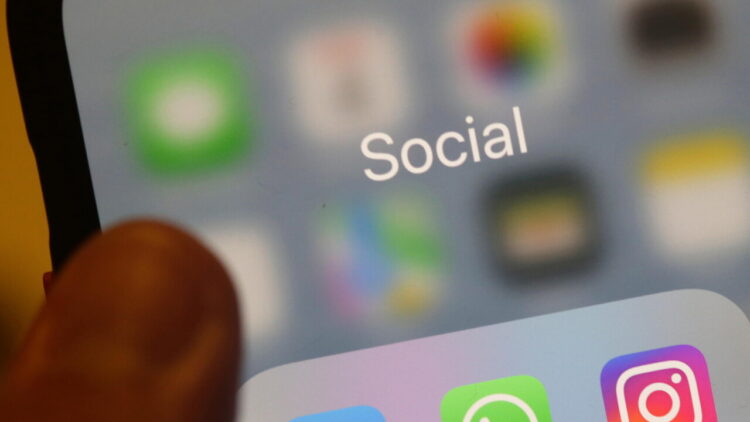 Da WhatsApp maggiore trasparenza per i contenuti generati dall’IA nelle chat