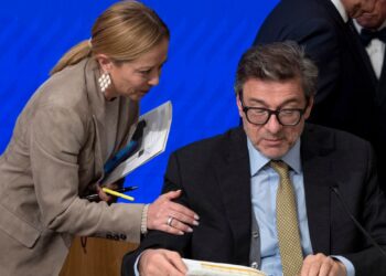 Tassazione agevolata al 15% su lavoro notturno e festivi, la Manovra 2027 valuta il taglio al 5%