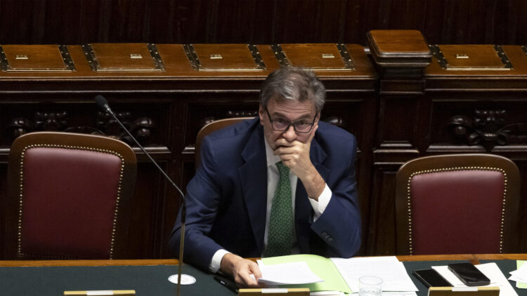 Manovra, 5 miliardi da banche e assicurazioni. Istituti sorpresi
