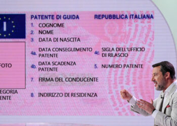Mit, stop ad obbligo patente cartacea e libretto per circolare